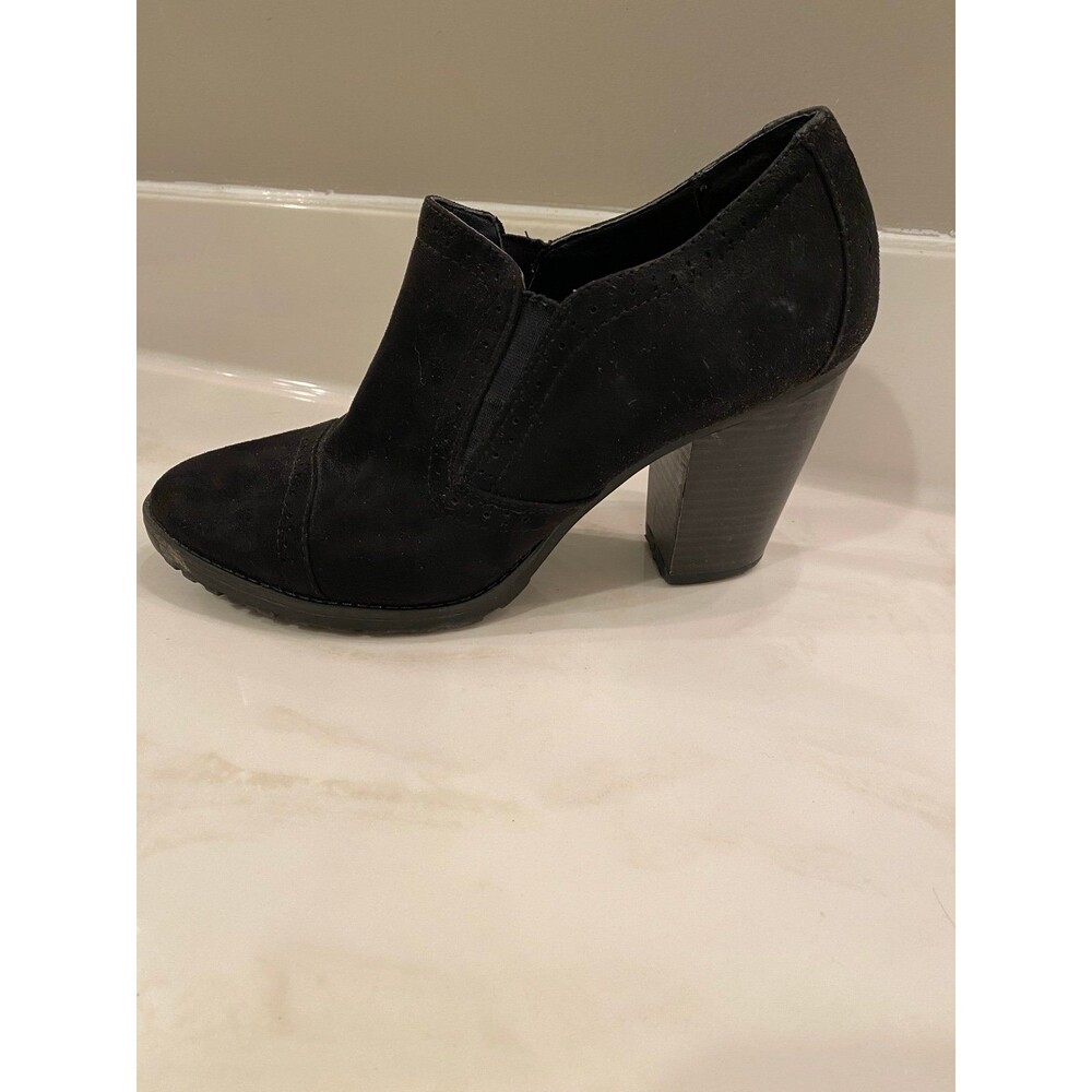 White Mountain Ankle Booties Womens 10M Black Faux Suede Slip On Heel Good